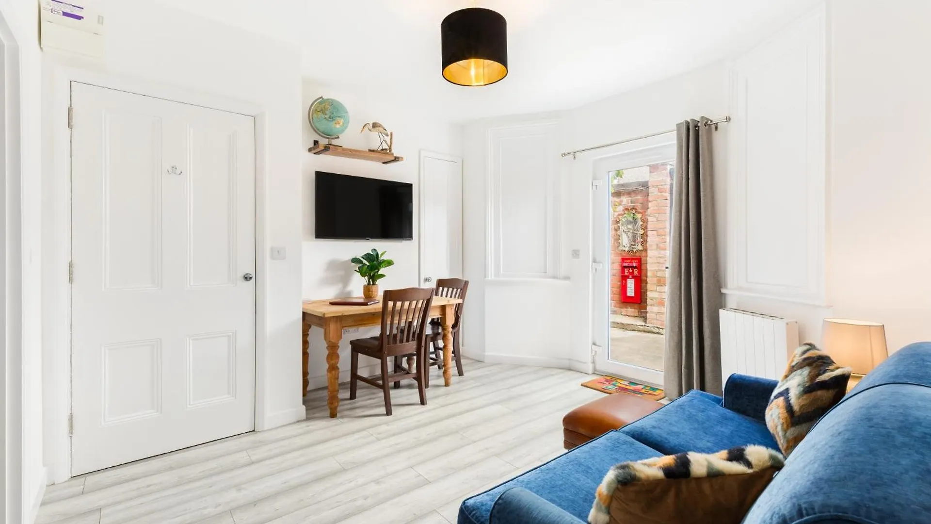 Queens Head Apartments GLOUCESTERSHIRE 0*,  United Kingdom