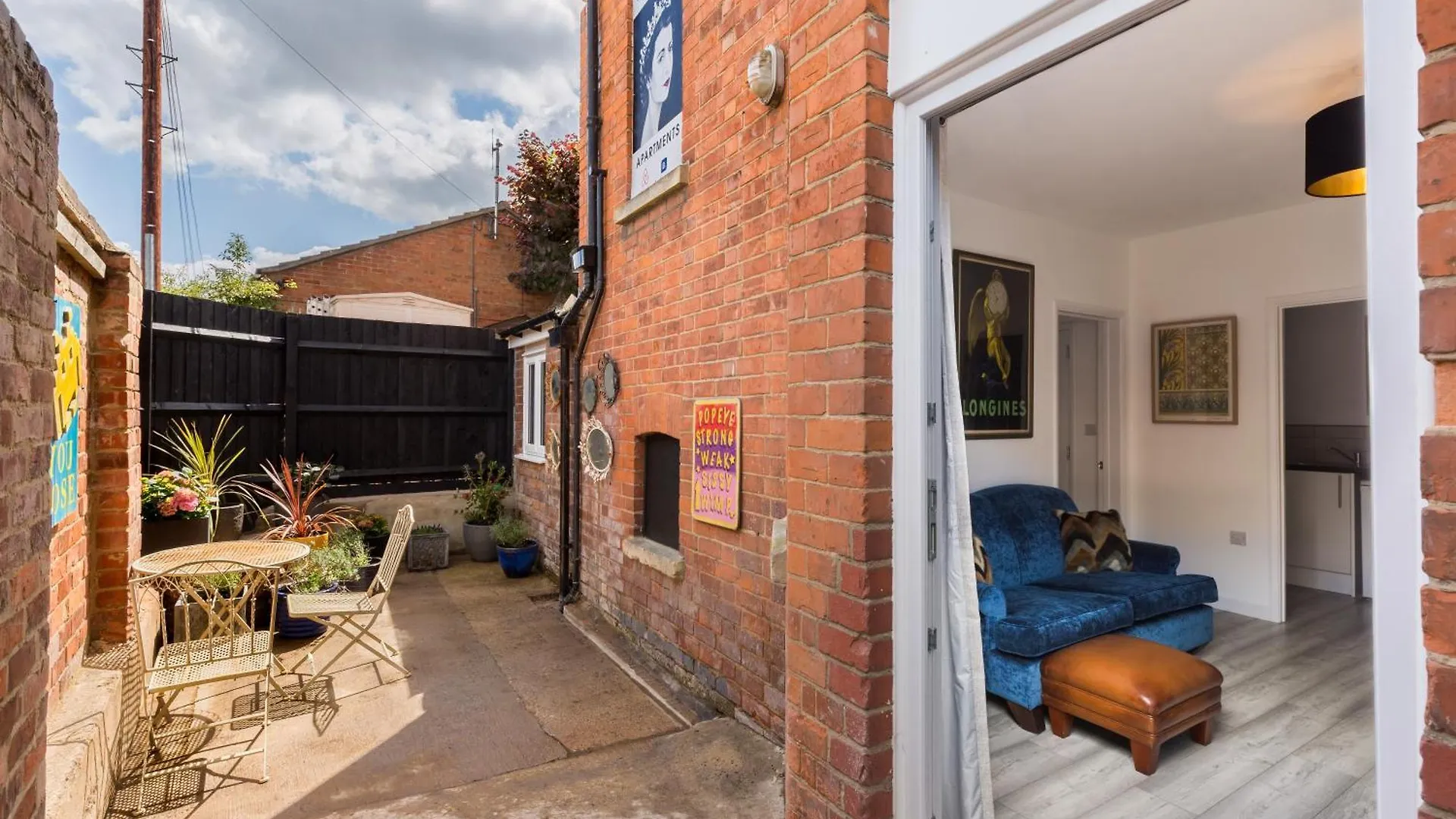 Queens Head Apartments GLOUCESTERSHIRE 0*,  United Kingdom